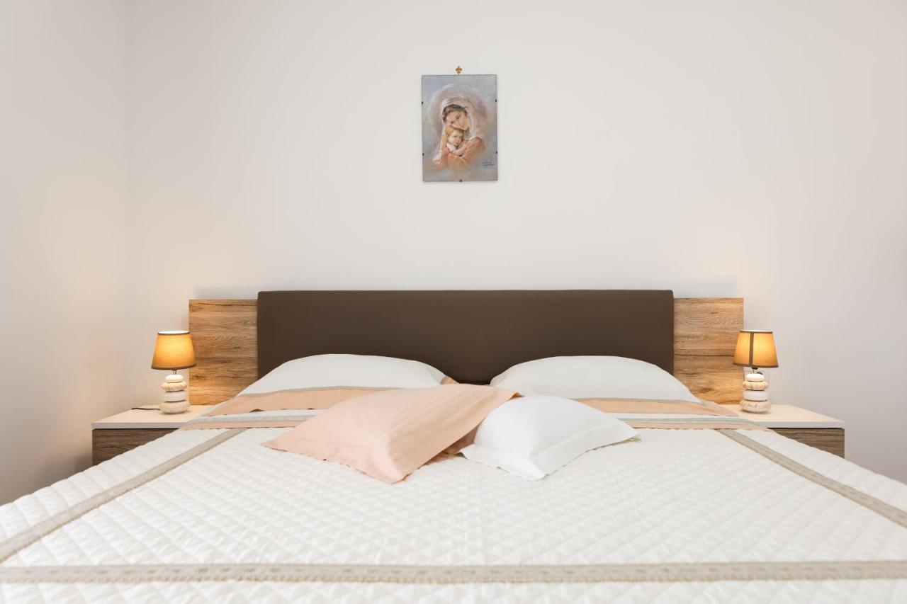 Apartment De Rosa