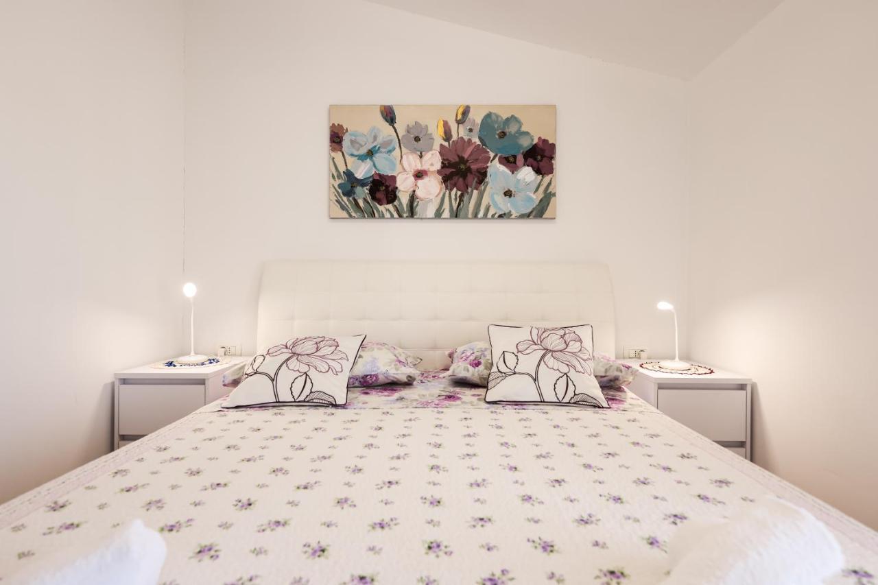 Apartment De Rosa